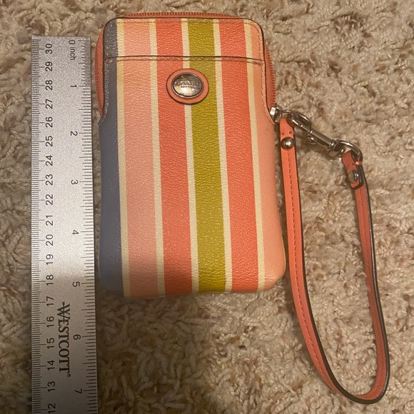 COACH. Card Wristlet. Mostly Pink & White with Silver Hardware. - Picture 5 of 9